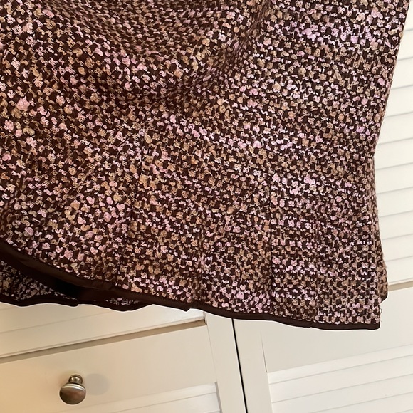 Beautiful acrylic wool business suit with below the knee skirt and suit jacket - Picture 6 of 7